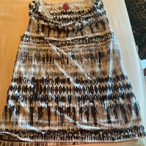 Women’s sleeveless polyester blouse, lined